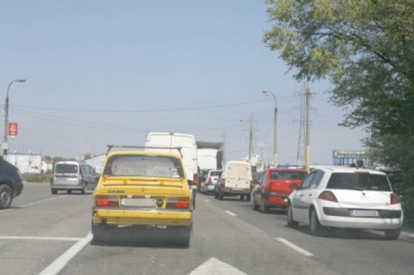 Un tânăr băut s-a dat peste cap cu maşina în Mamaia
